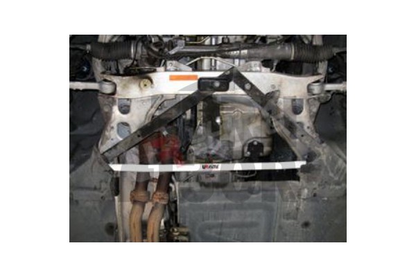 Przednia belka dolna Ultra Racing BMW 335i / M3 E9x
