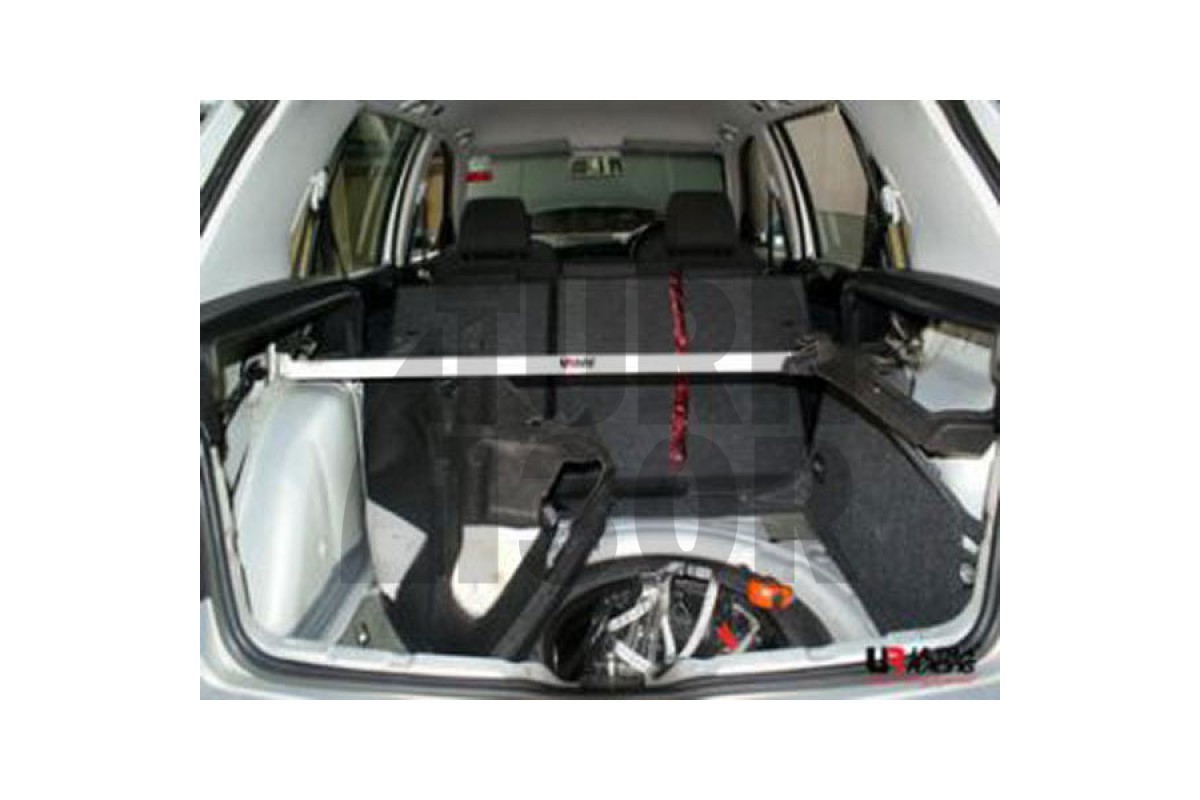 Tylna górna kolumna resorująca Ultra Racing Golf 4 GTI