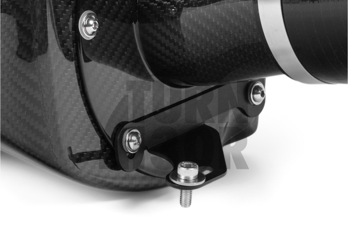 Węglowy dolot do Golfa 6 GTI / Scirocco / Leona 2 FR 2.0 TSI EA888 APR