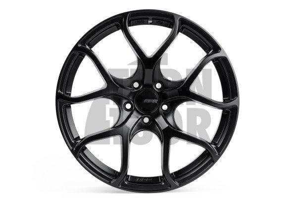 A01 Flow Formed Wheel 19 x 8.5 ET45 Gunmetal, Black lub Silver APR
