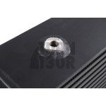 Uniwersalny intercooler Mishimoto J-Line czarny