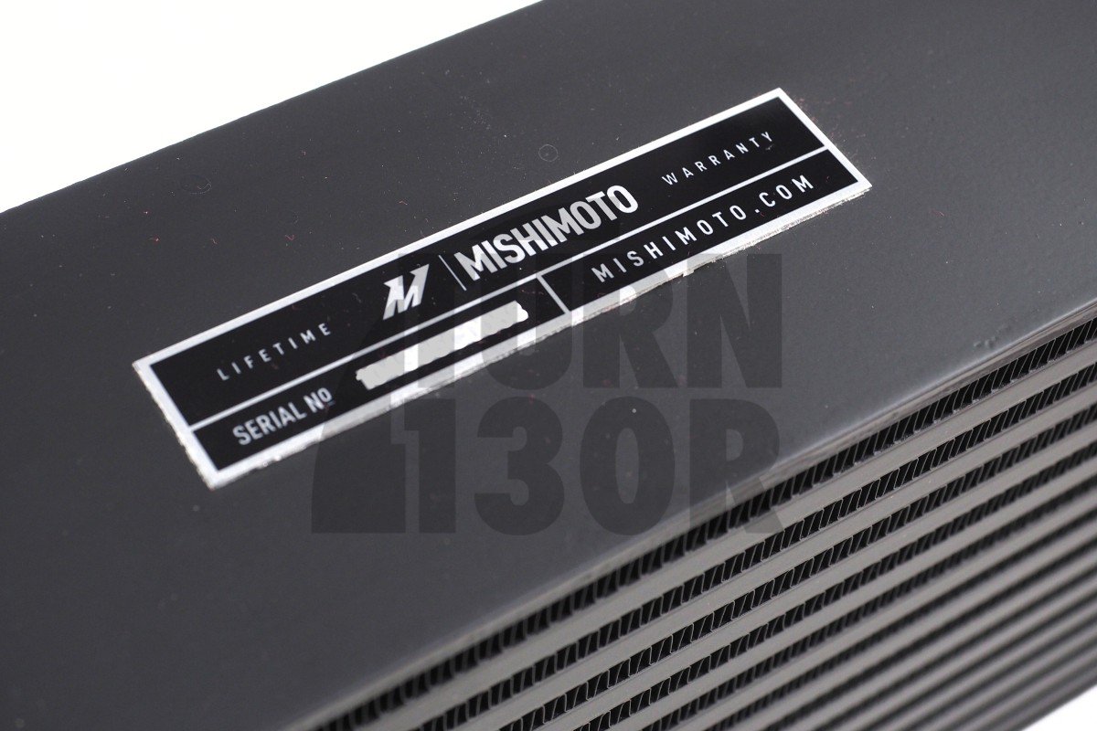 Uniwersalny intercooler Mishimoto J-Line czarny