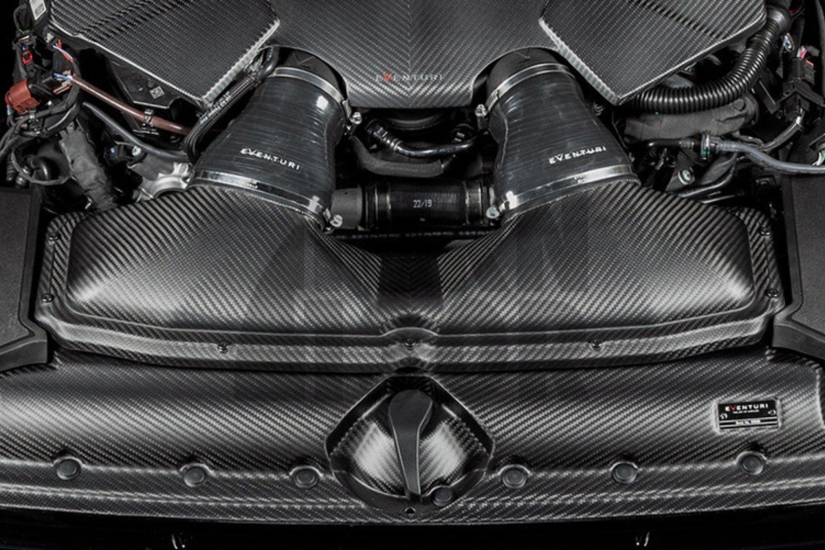 Układ dolotowy z włókna węglowego Eventuri dla Audi RS6 C8 / RS7 C8