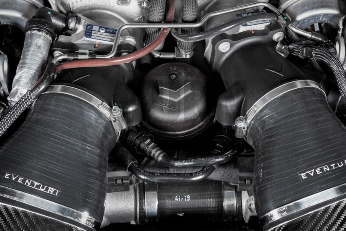 Układ dolotowy z włókna węglowego Eventuri dla Audi RS6 C8 / RS7 C8