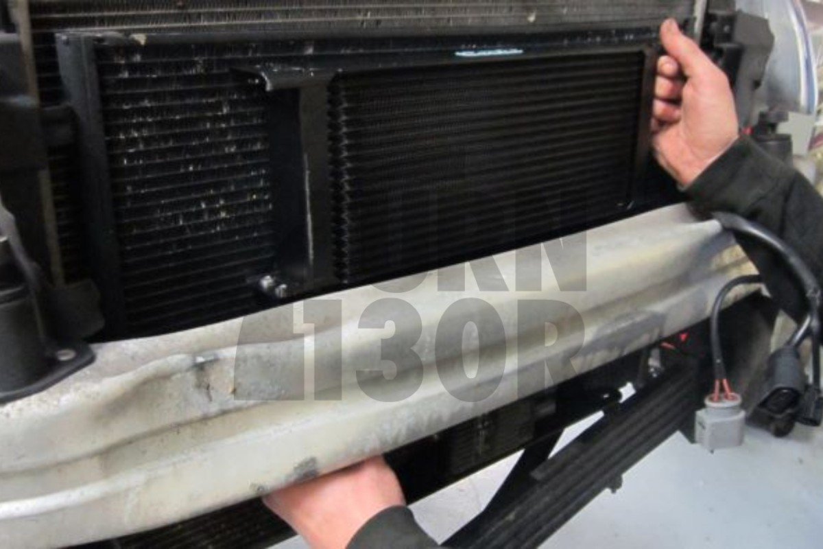 Zestaw chłodnicy oleju Audi RS4 B7 Forge Motorsport