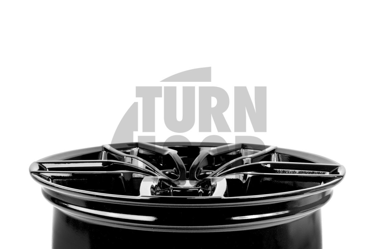 Felgi R360 19 x 8,5 ET44 5x112 czarne Racingline