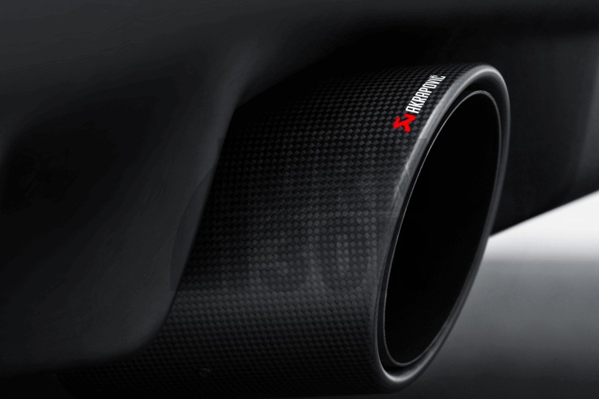 Wsuwany układ wydechowy Akrapovic dla Nissana 370Z