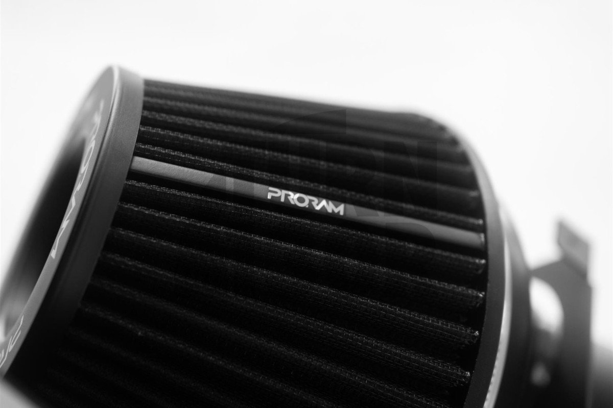 Zestaw dolotowy powietrza BMW M3 G80 / M4 G8x RamAir z pokrywą z włókna węglowego