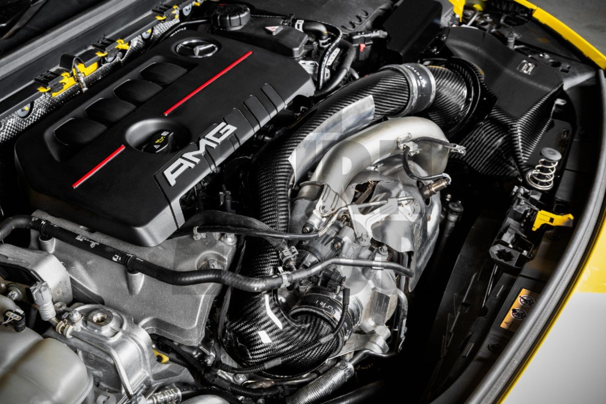 Wlot z włókna węglowego Eventuri dla Mercedes Benz A35 AMG W177