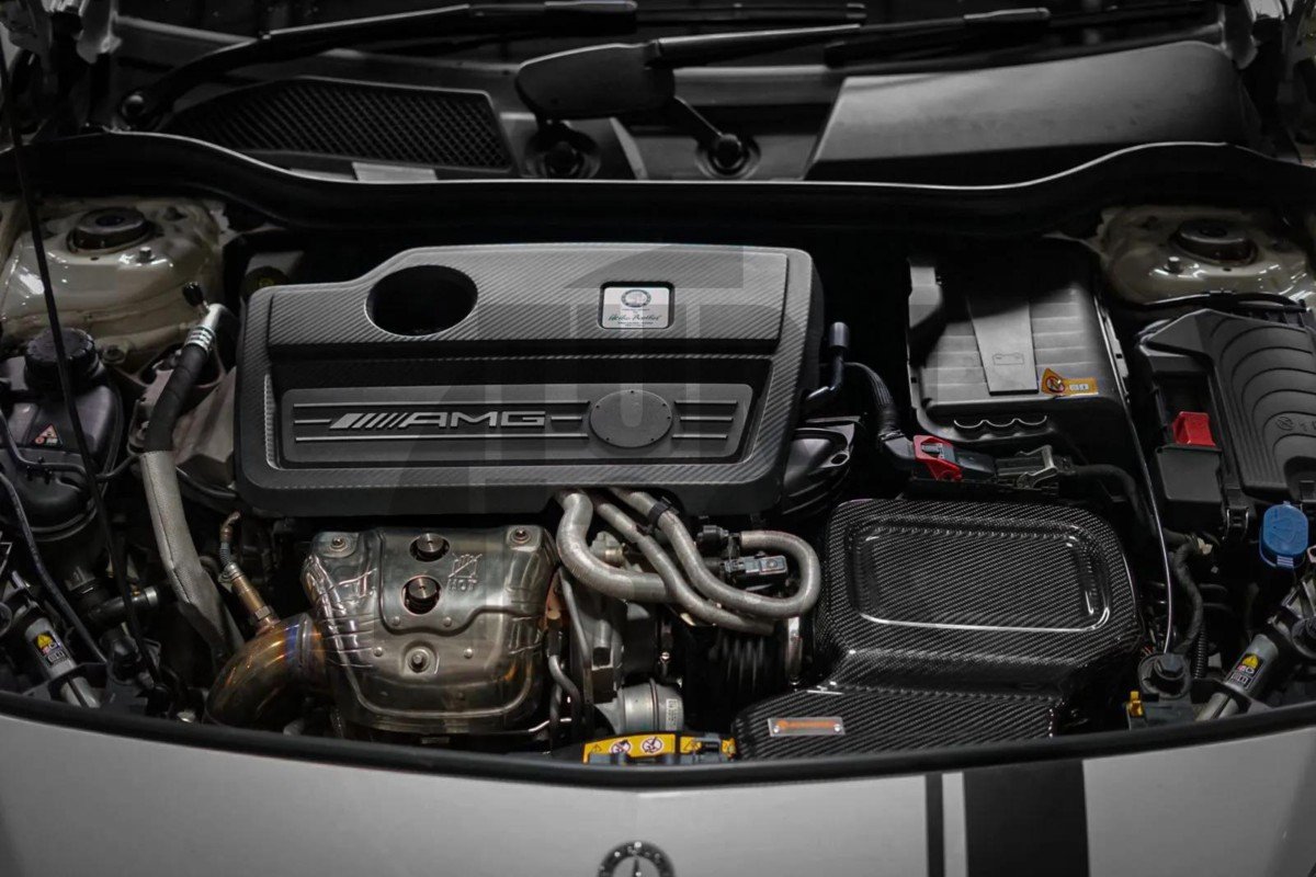 Wlot powietrza z włókna węglowego Armaspeed A45 AMG W176 / CLA 45 AMG C117