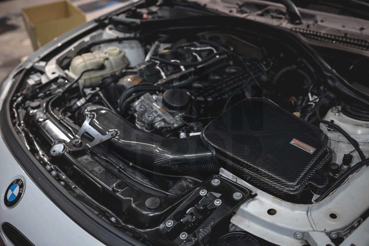 Wlot powietrza z włókna węglowego Armaspeed BMW 135i / 235i F2x i 335i / 435i F3x N55