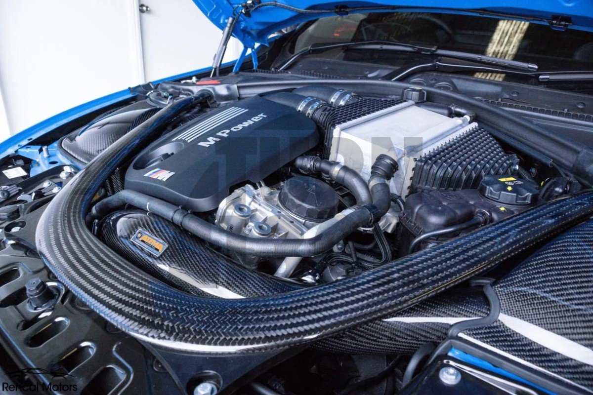 Wlot powietrza z włókna węglowego Armaspeed BMW M3 F80 / M4 F8x / M2 Comp F87