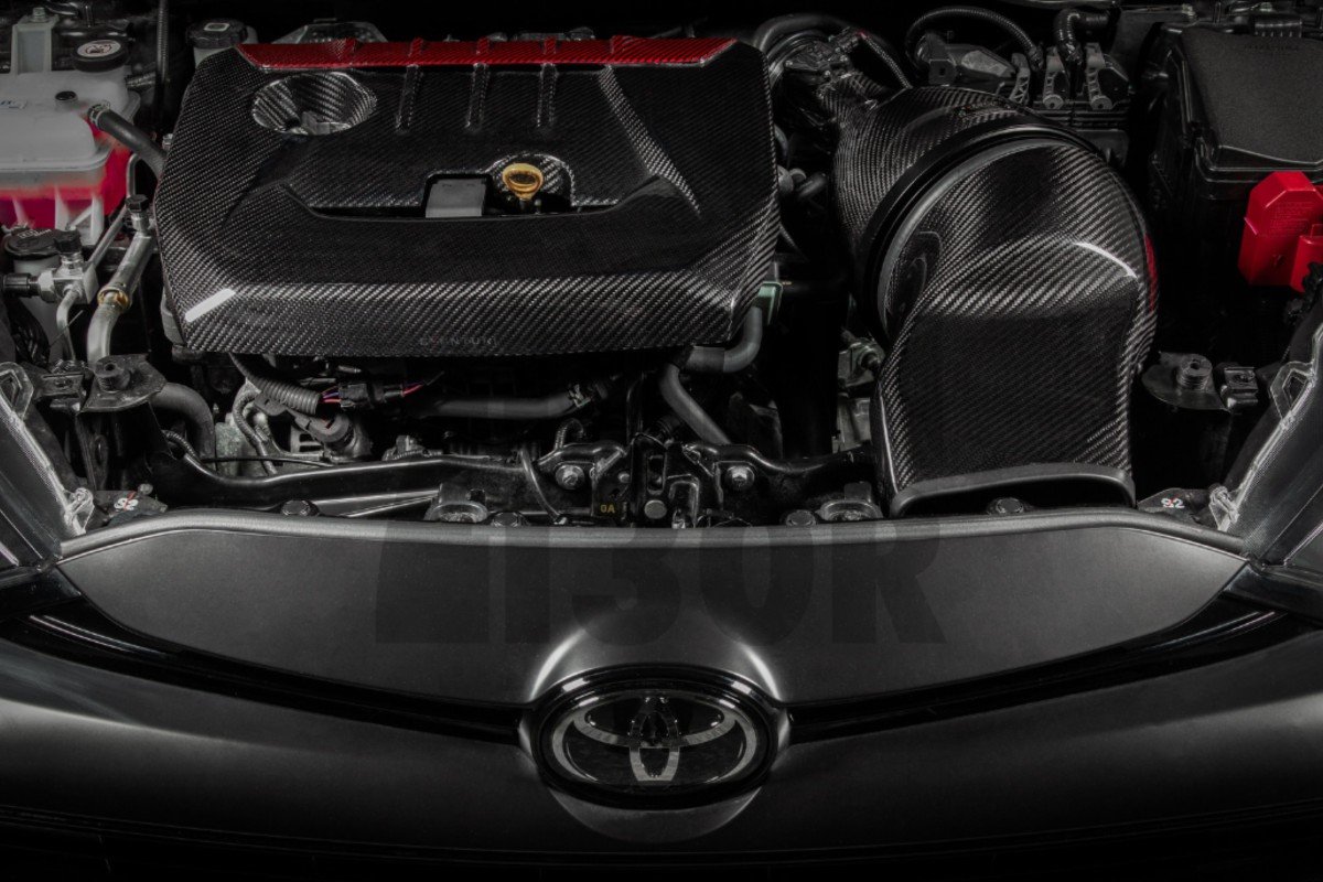 Osłona silnika Eventuri z włókna węglowego / czerwonego kevlaru do Toyota Yaris GR