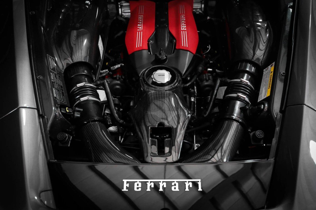 Wlot powietrza z włókna węglowego Armaspeed Ferrari 488 GTB